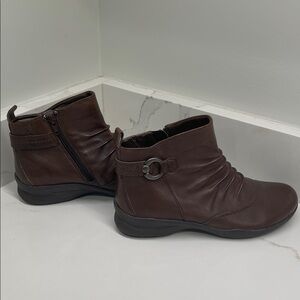 Earth Alta Bark Brown Ankle Boots